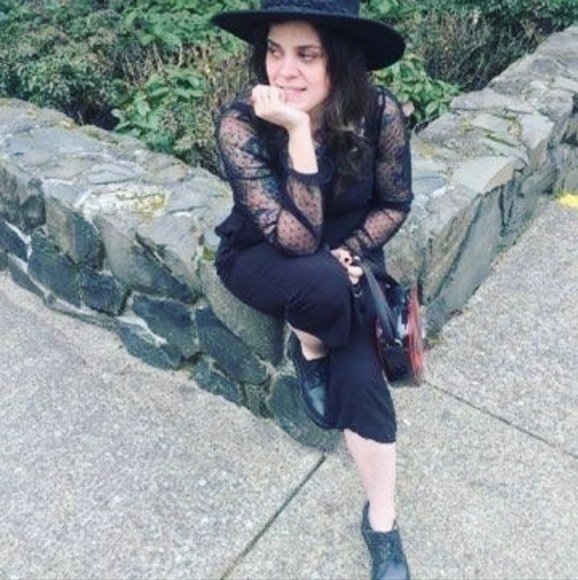 Meet your Posher, Sheena - Picture 6 of 9